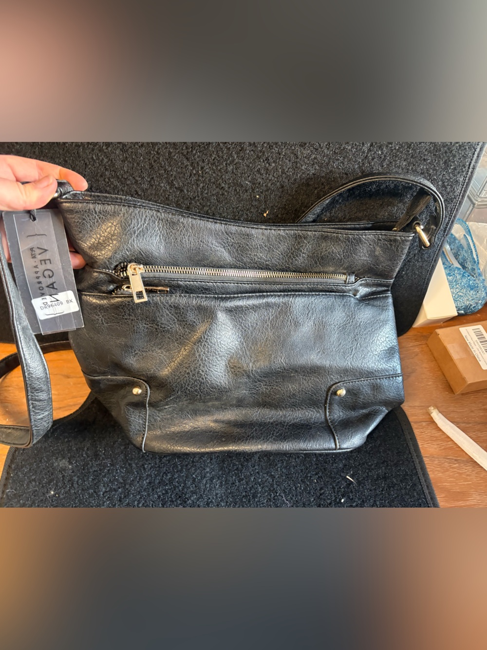 🖤 DeLUXITY Los Angeles Black Vegan Leather Shoulder Bag NWT